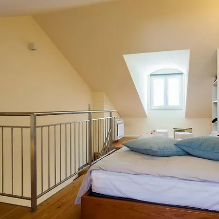 Exquisit Flat Right * Лісабон