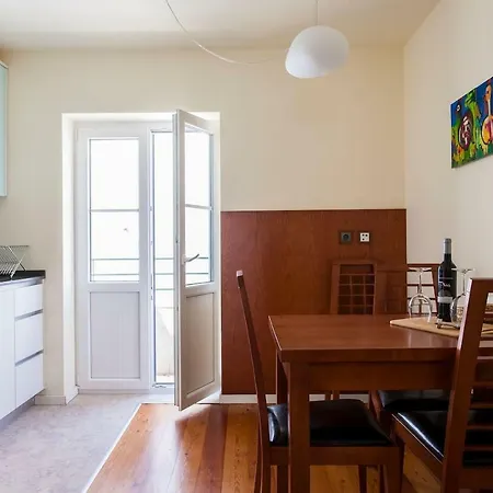 Exquisit Flat Right Appartement